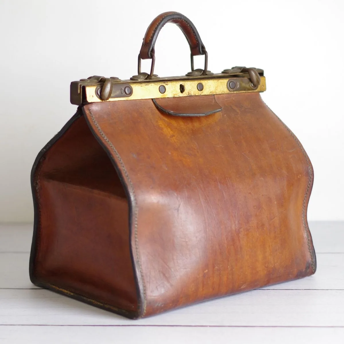 The Gladstone bag: a century of colonial service
